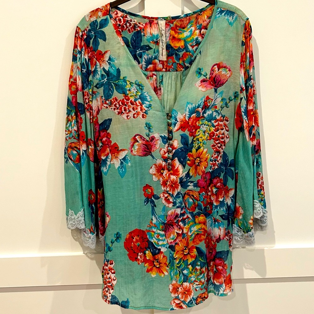ARATTA Silent Journey Floral with Lace Tunic Blouse (Small)